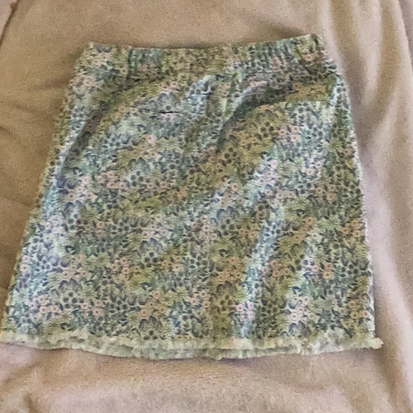 Floral jean skirt with pockets - Picture 4 of 5